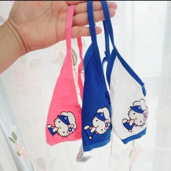 📢 Just In... Hello Kitty Thong - Picture 4 of 4